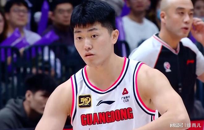 再砍22分!广东2米05争议锋线升级新赛季或成杜锋奇兵的简单介绍